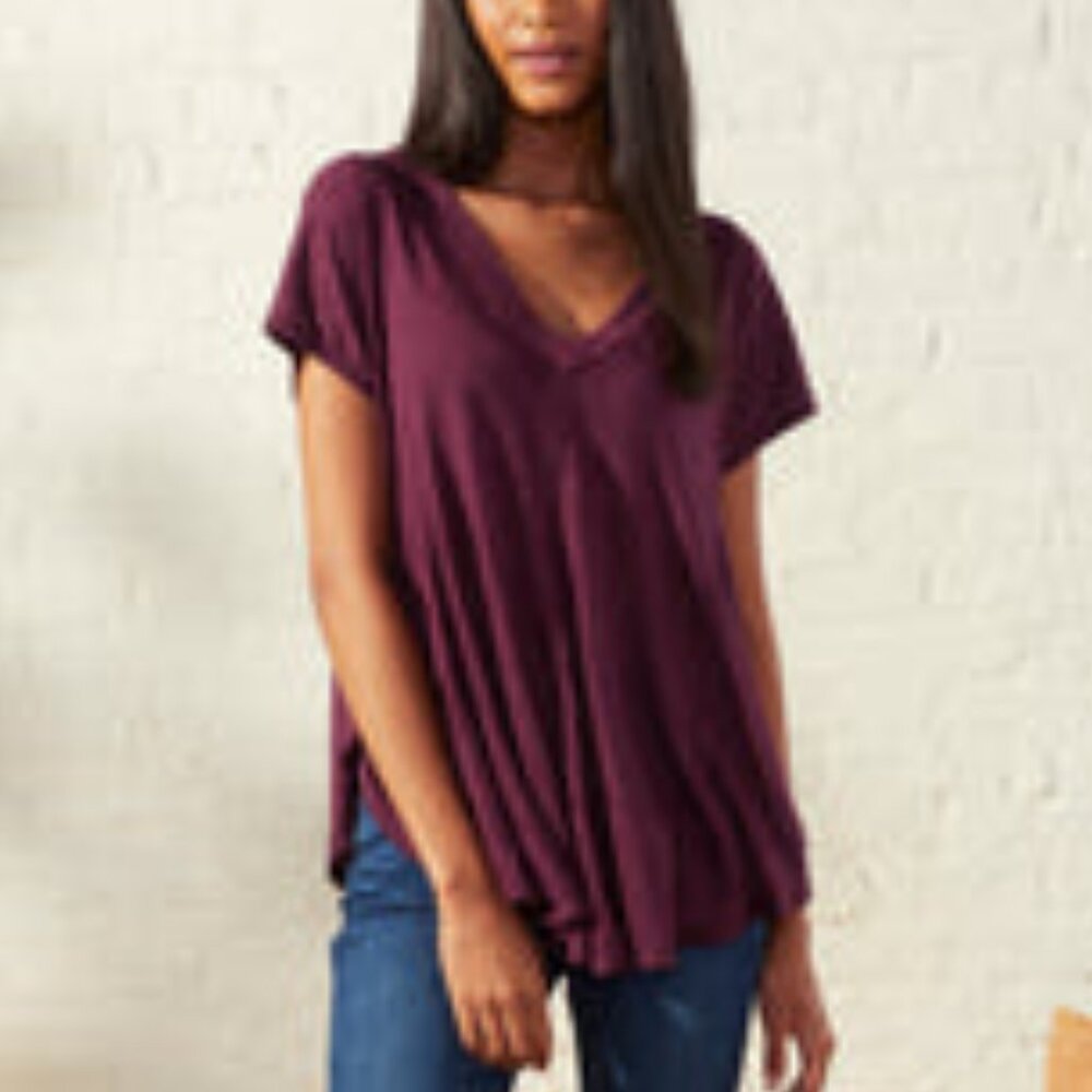 UpWest Lightweight V-Neck Top in Bordeaux Size S